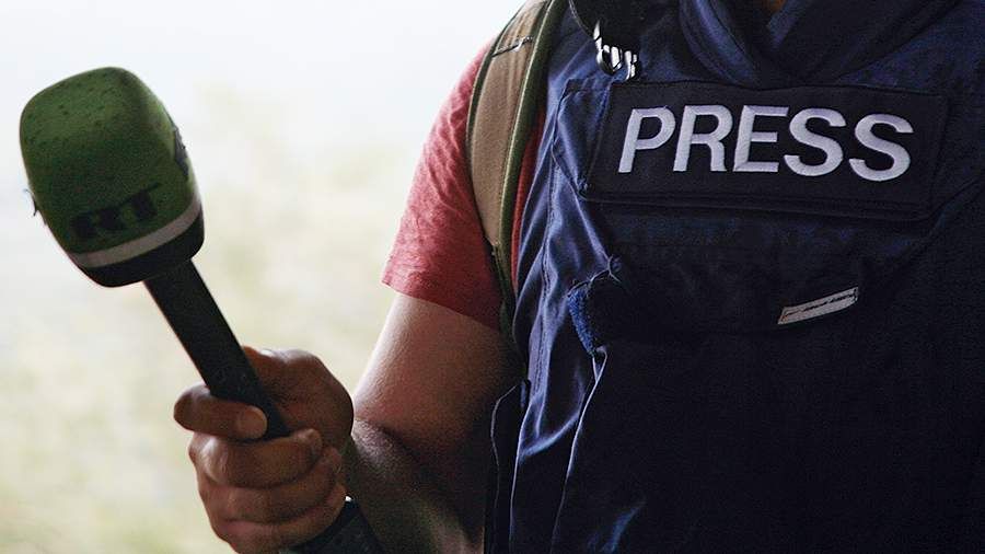 Съемочная группа RT попала под обстрел в ЛНР