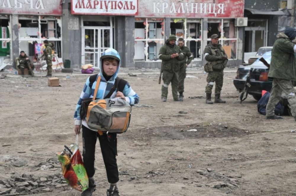 Российские военные эвакуировали из Мариуполя 143 631 мирного жителя