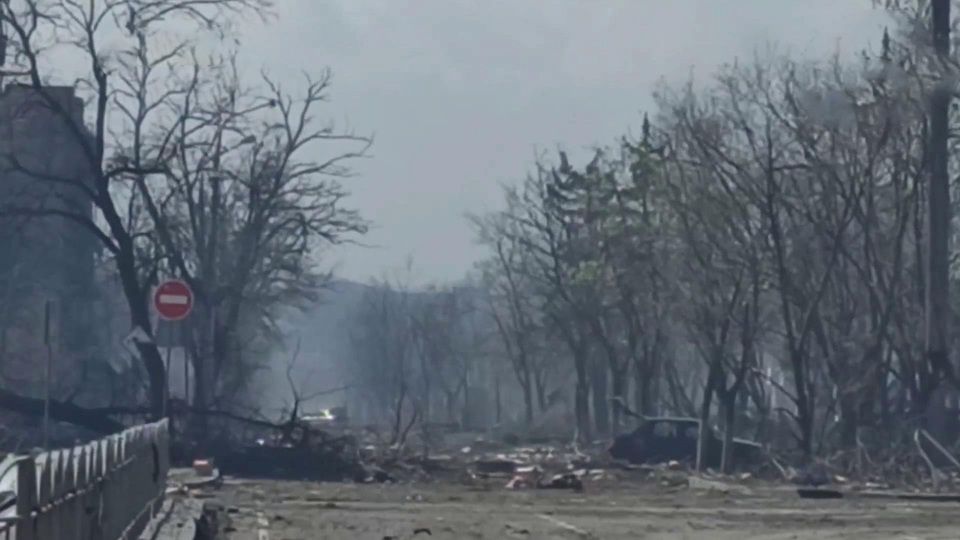 Украинские нацбатальоны заминировали дамбу Карловского водохранилища в ДНР