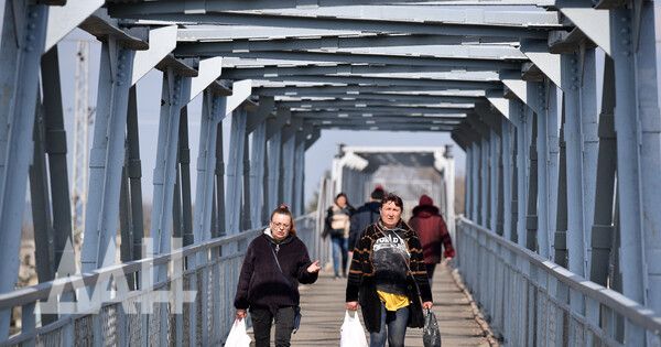 Ремонт дорог, выездная торговля, подвоз воды. Что происходит на освобожденных землях ДНР