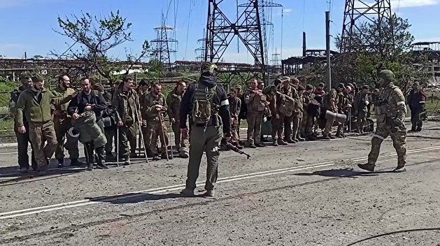 «Плен должен стать модным»: в соцсетях обсудили сдачу «Азовстали»