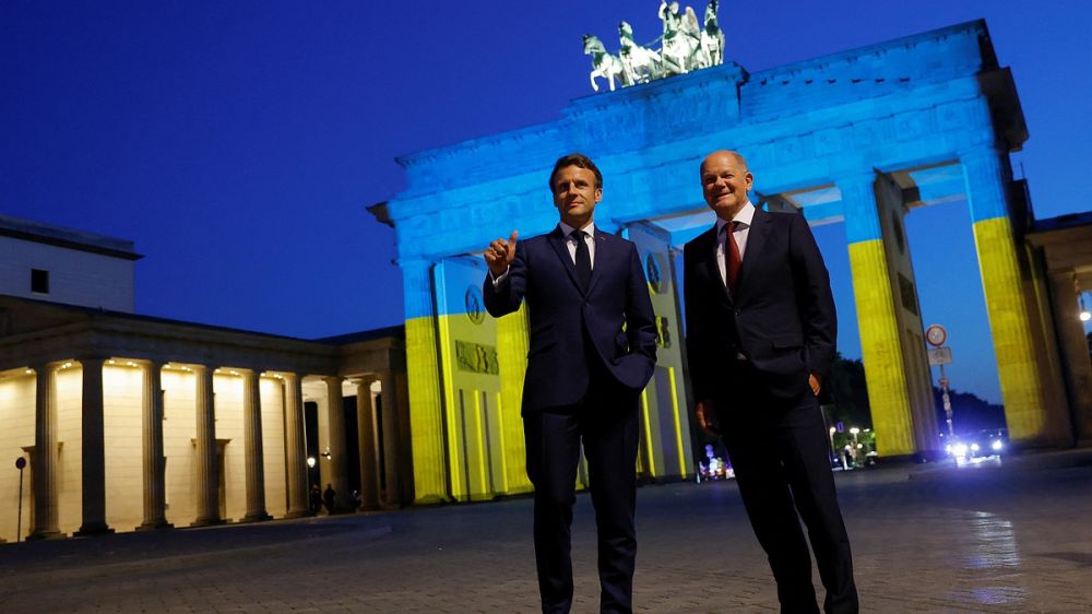 Читатели Le Figaro высмеяли просьбы Макрона и Шольца к Путину по Украине