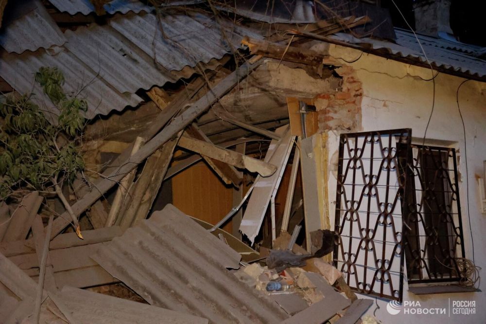 ВСУ стреляли по школам в Донецке из РСЗО "Смерч", заявили в МЧС ДНР ВСУ стреляли по школам в Донецке из РСЗО "Смерч", заявили в МЧС ДНР