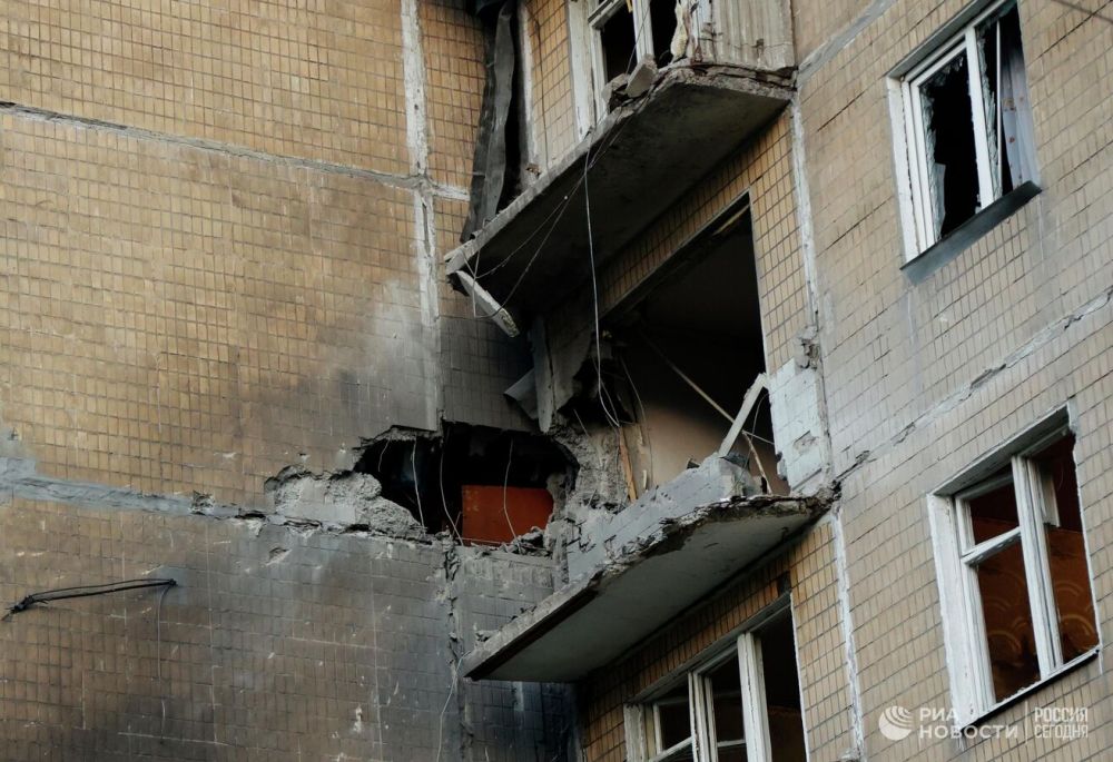 ВСУ стреляли по школам в Донецке из РСЗО "Смерч", заявили в МЧС ДНР ВСУ стреляли по школам в Донецке из РСЗО "Смерч", заявили в МЧС ДНР