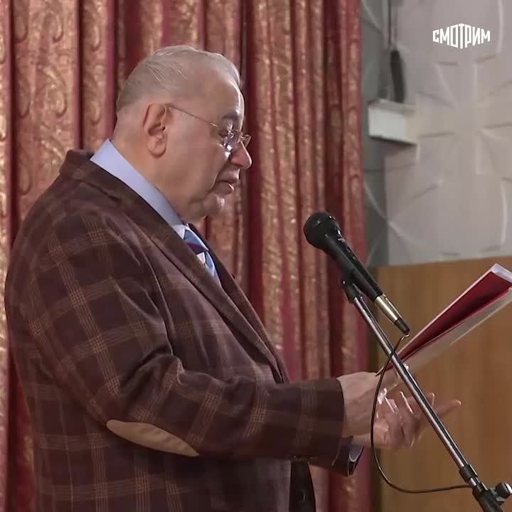 Евгений Петросян посетил в московском госпитале участников спецоперации по защите ДНР И ЛНР и провел творческую встречу