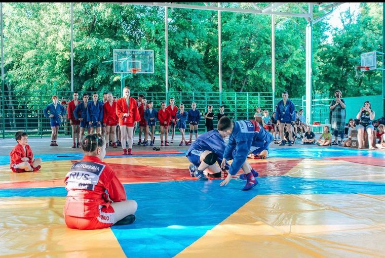 Главный по спорту в УрФУ отправился на границу с Донбассом. Видео