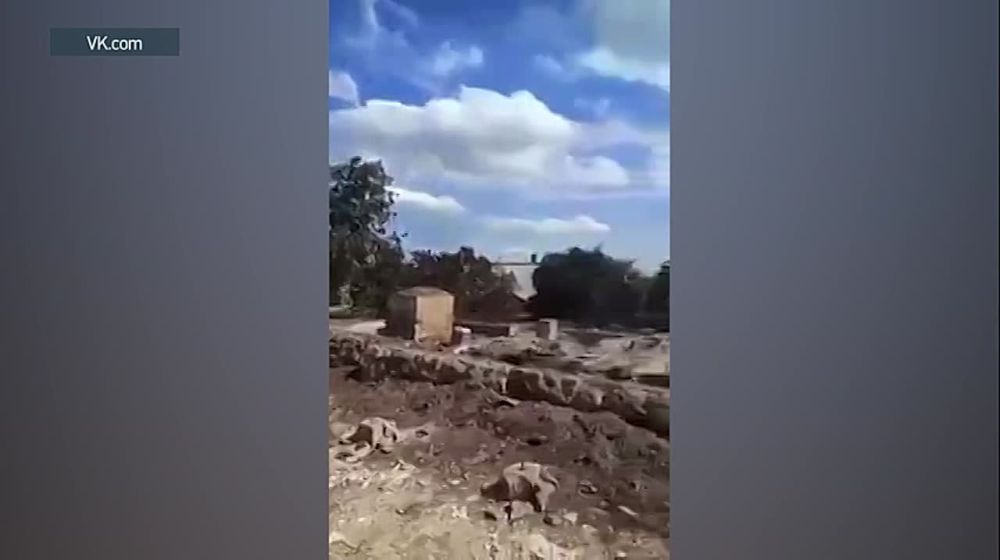 На Донбассе подожженный украинскими боевиками скит Святогорской лавры полностью сгорел