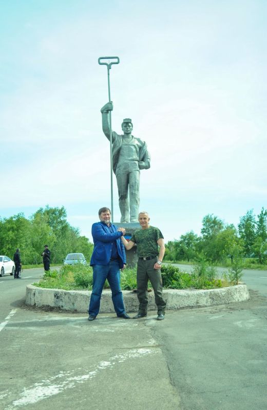 Представители спортивной общественности России активно помогают в восстановлении и развитии Донецкой Народной Республики