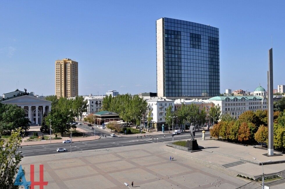 Отставка Правительства, обстрел центра Донецка, свет и вода для Мариуполя. Обзор событий дня в ДНР