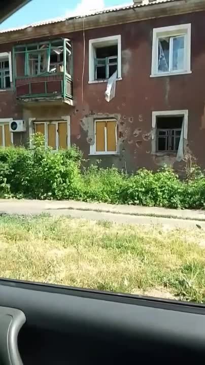 Под Ясиноватой попал под обстрел украинской артиллерии очередной жилой дом