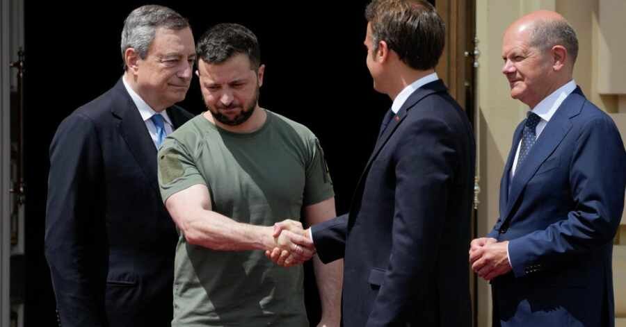 Запад решил победить Россию на Украине очередной профанацией мирного процесса