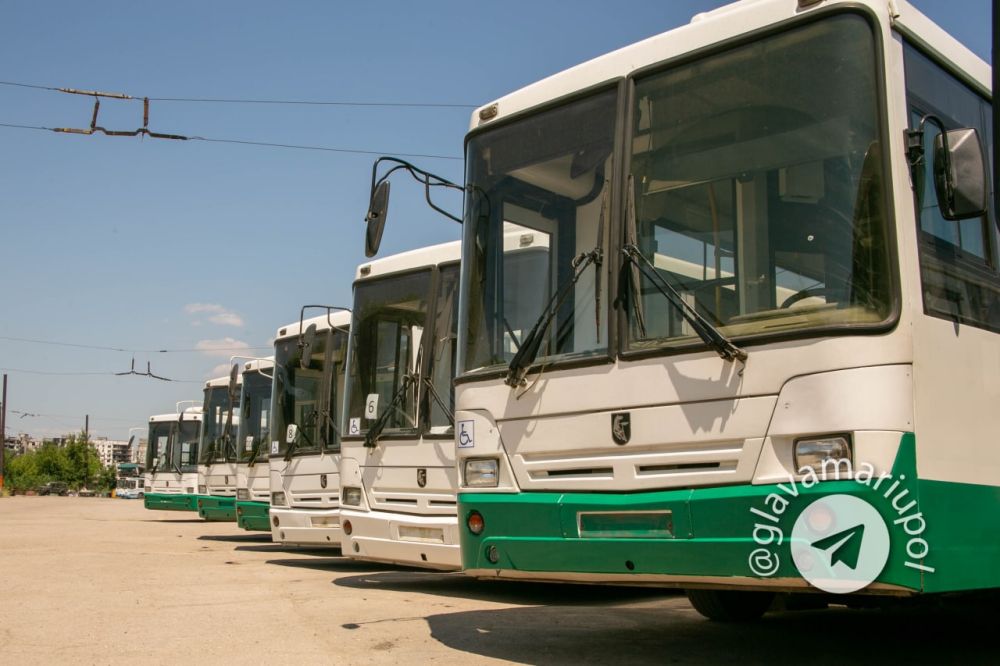 Сегодня еще десять автобусов из Санкт-Петербурга выехали на улицы Мариуполя