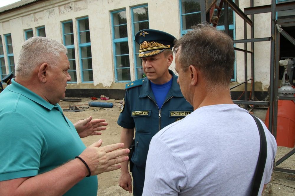 Министр МЧС ДНР Алексей Кострубицкий проинспектировал запуск дополнительного водозабора, подающего воду в канал “Северский Донец – Донбасс”