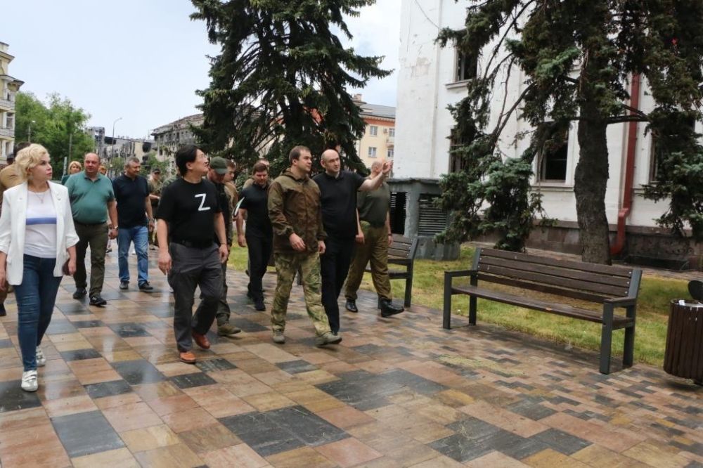 Виталий Хоценко с рабочим визитом посетил Мариуполь