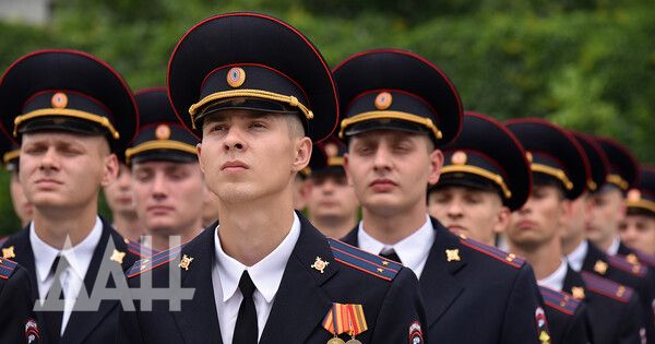 Курсанты-фронтовики академии МВД отметили выпуск в освобожденном Мариуполе