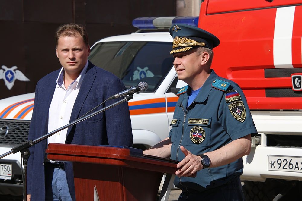 Правительство Московской области Российской Федерации передало МЧС ДНР пожарно-спасательную технику