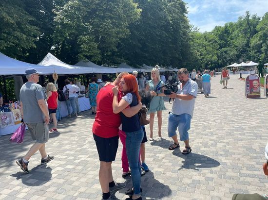 Семья из Мариуполя встретилась после разлуки в Железноводске