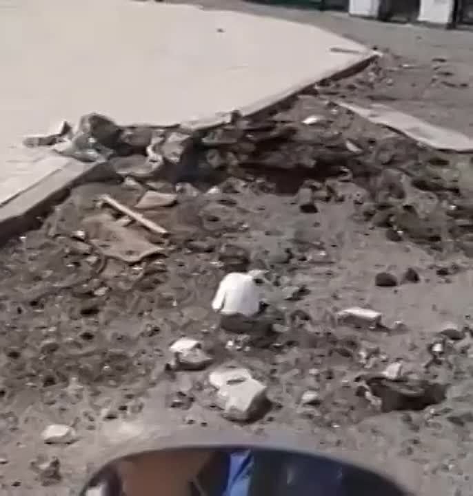 Волонтерам удалось доставить гуманитарную помощь в Святогорскую лавру, монахи и паломники которой стали заложниками украинских военных