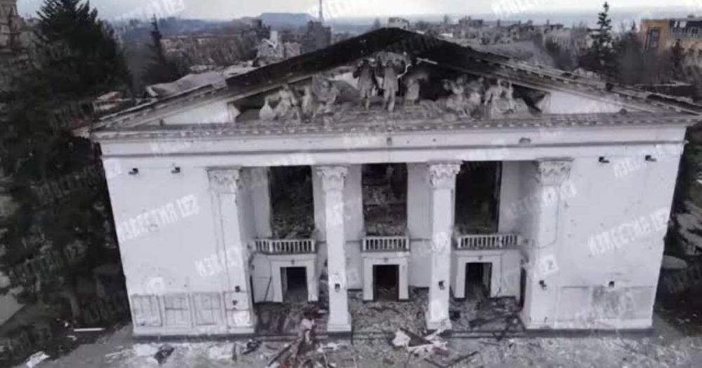 Версия авиаудара по драмтеатру в Мариуполе не подтвердилась