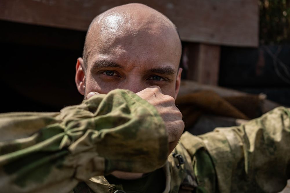 ���. Roman (��������). Vivere est militare