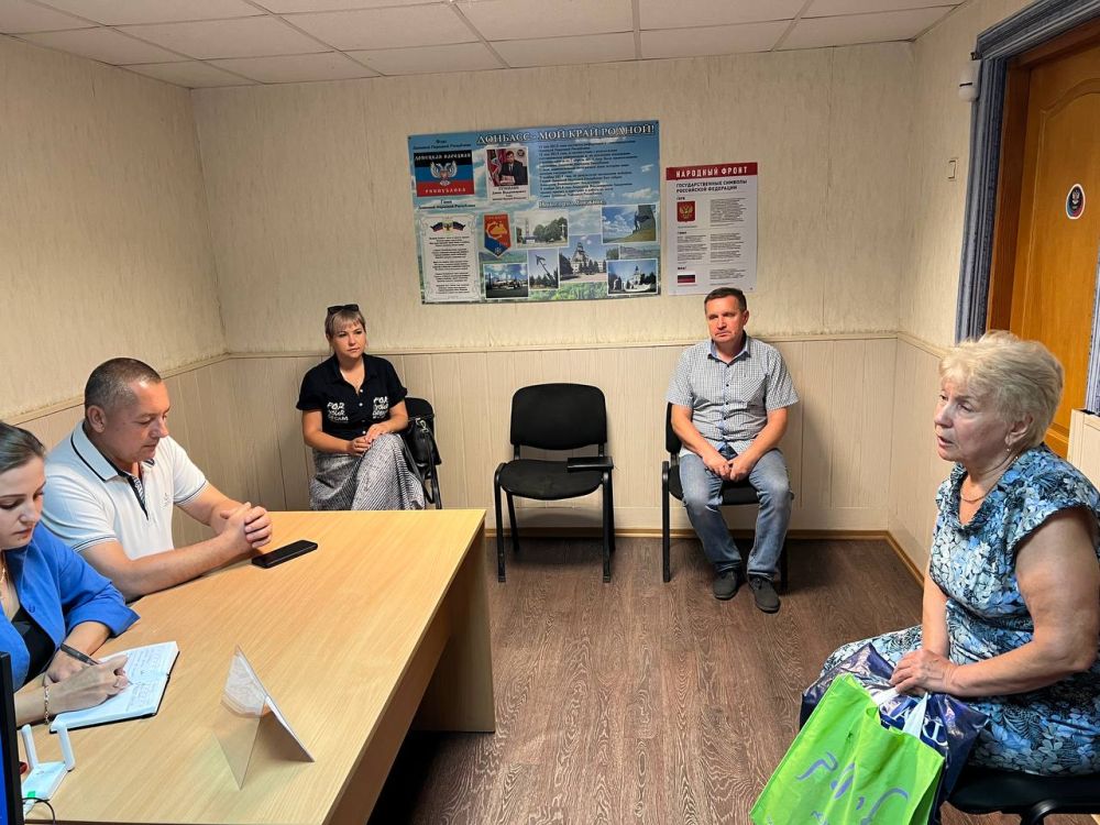 В Снежном состоялся приём главы администрации города