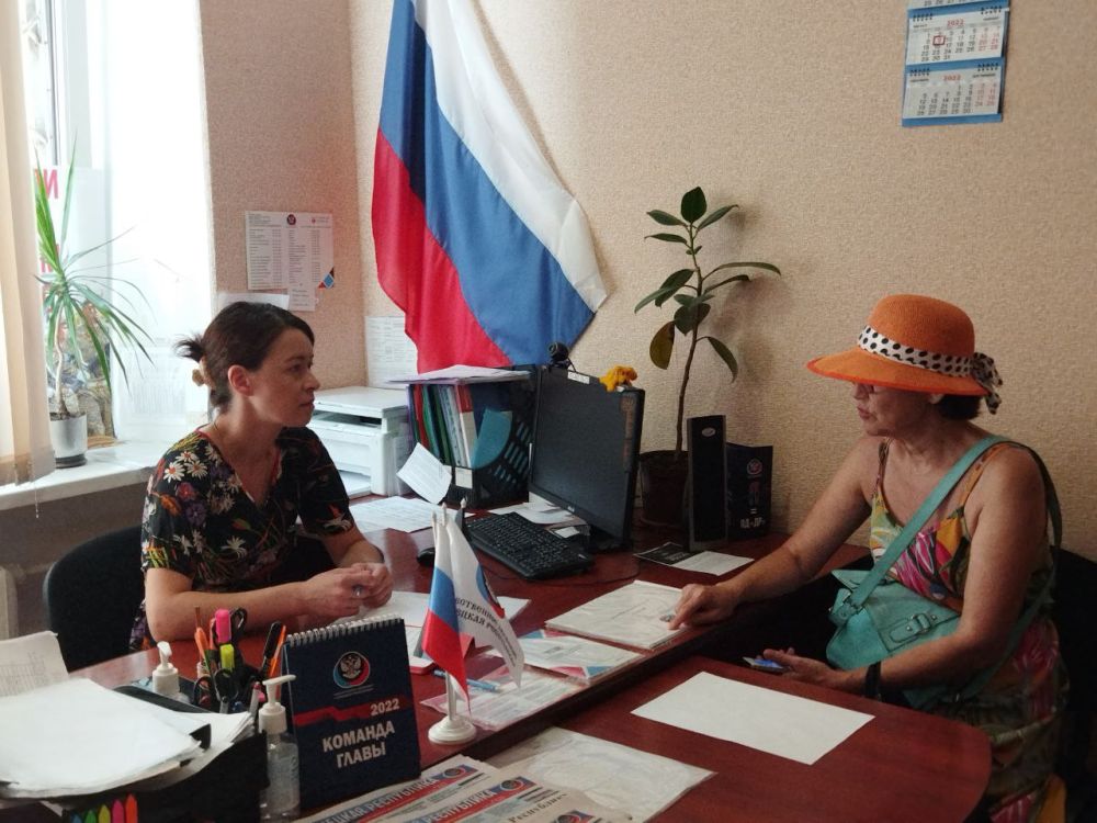 Василий Ткачук: Приём граждан депутатом Народного Совета Донецкой Народной Республики в Общественной приемной Председателя Общественного Движения «Донецкая Республика» Д. В. Пушилина