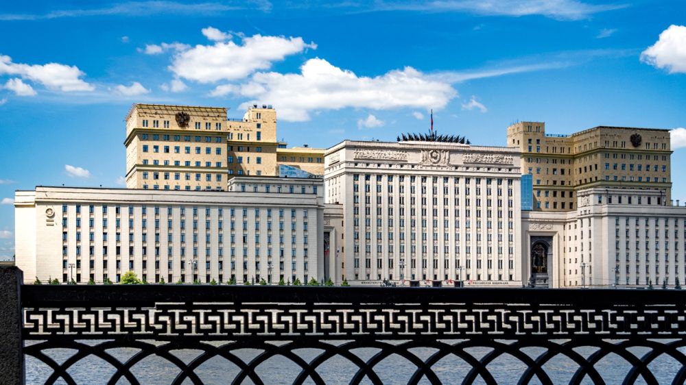 Минобороны: за сутки Россия передала более 470 тонн гумпомощи жителям Донбасса