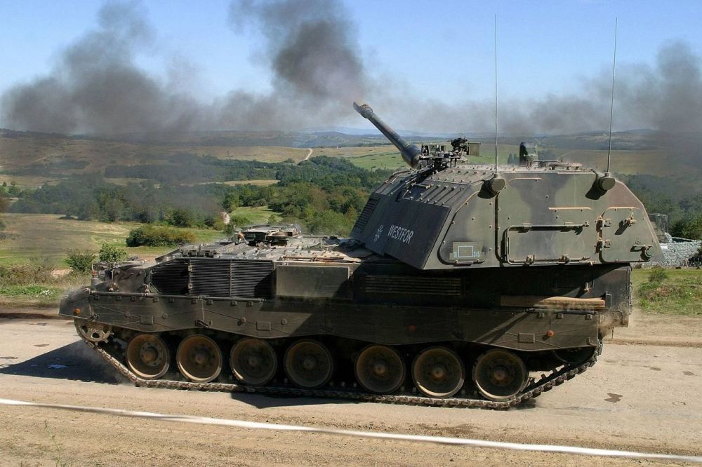 � ��� �� ������. �� 15 ���������� ������ PzH 2000, ������������ �� ������� ��������� � ������������, ���������� � ��������� ������ 5