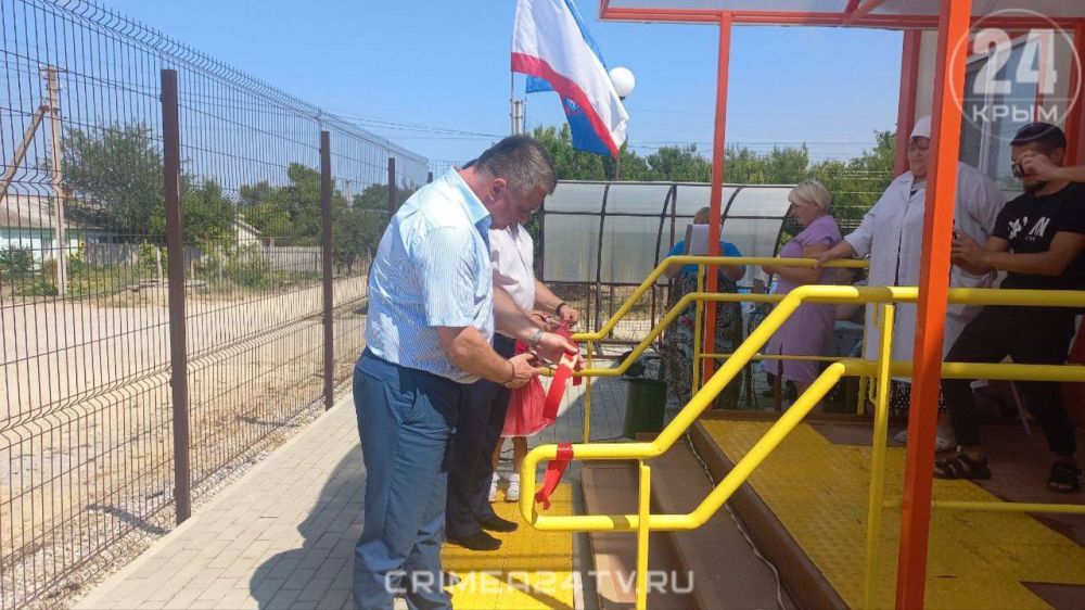 В сёлах Волочаевка и Славянское Раздольненского района торжественно открыли новые модульные ФАПы