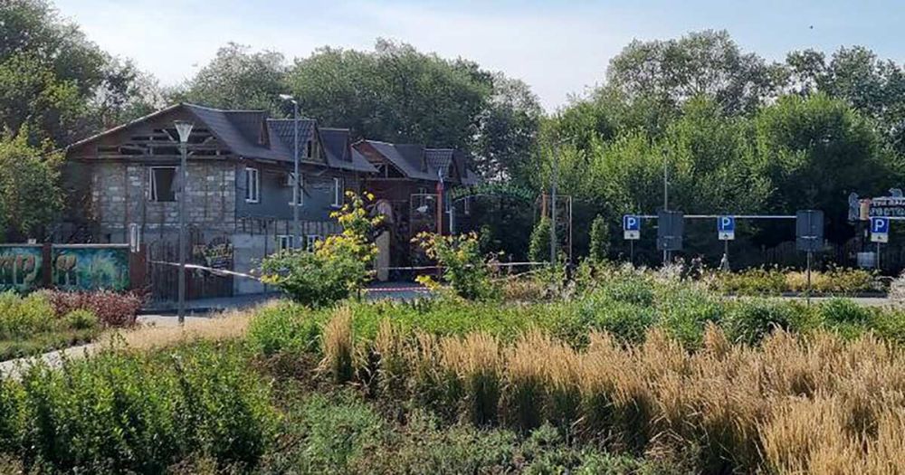 МВД ДНР расследует взрыв вблизи зоопарка в Мариуполе