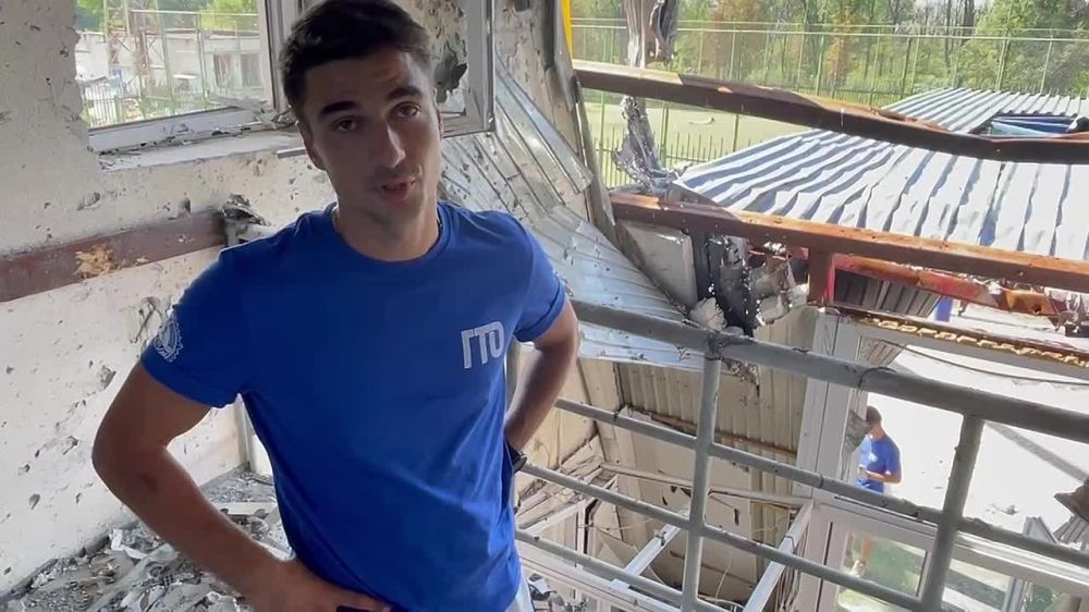 Эксклюзив Украина.ру. Как проходит работа волонтеров на спортивных объектах Мариуполя?