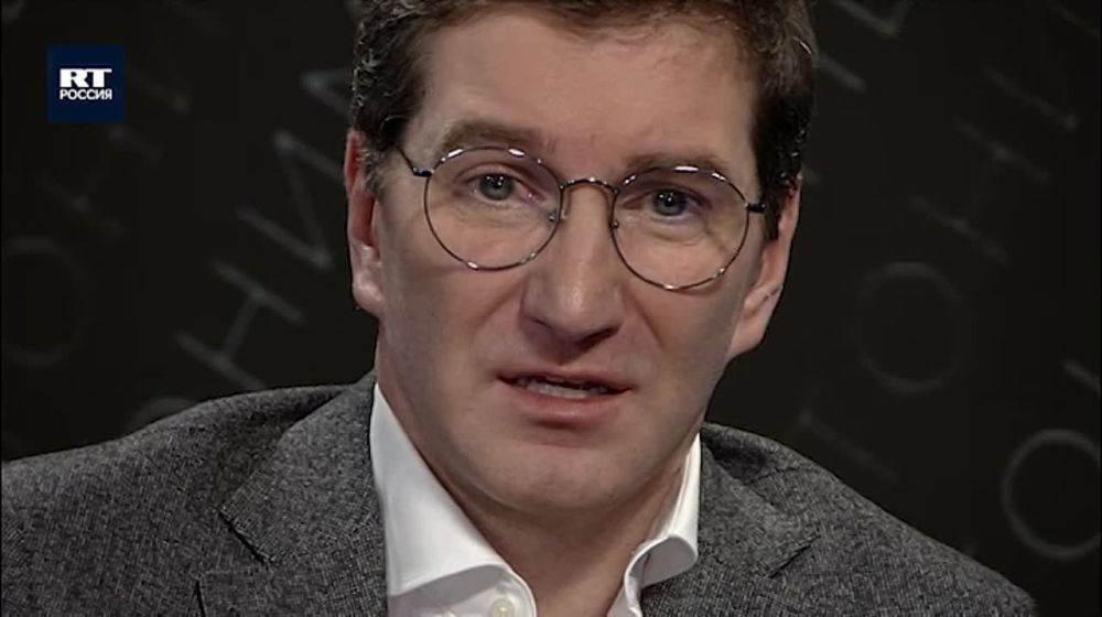 Антон Красовский в сольном эфире «Антонимов» — про фильм «Мариуполь