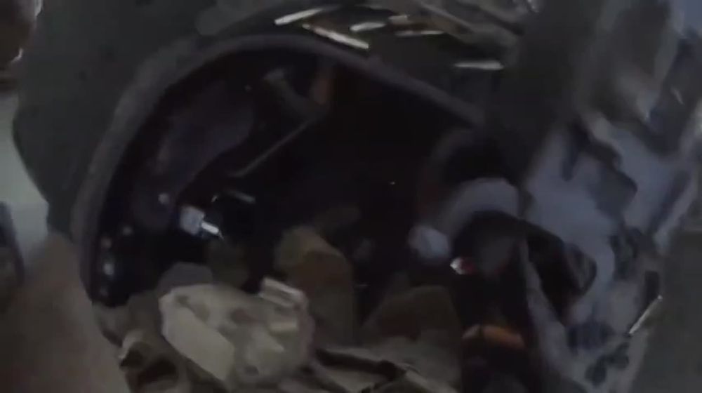 ������� ���������: ��� ������ ������� "give me ammo" ������ "����� ����i" �, ���� ������, �� �������