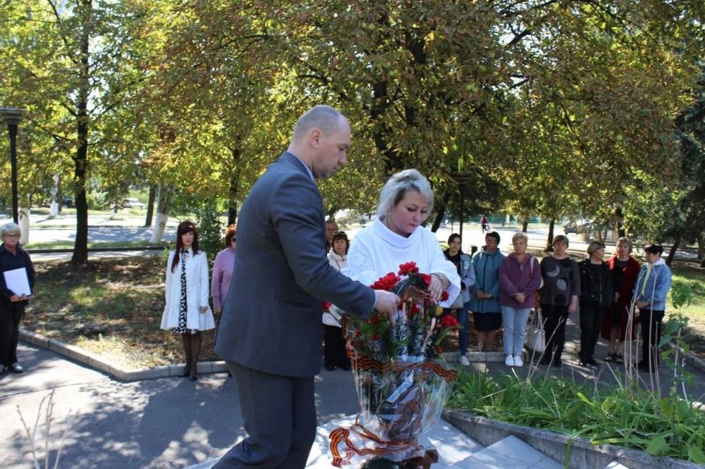 �������-������ ���� � ������