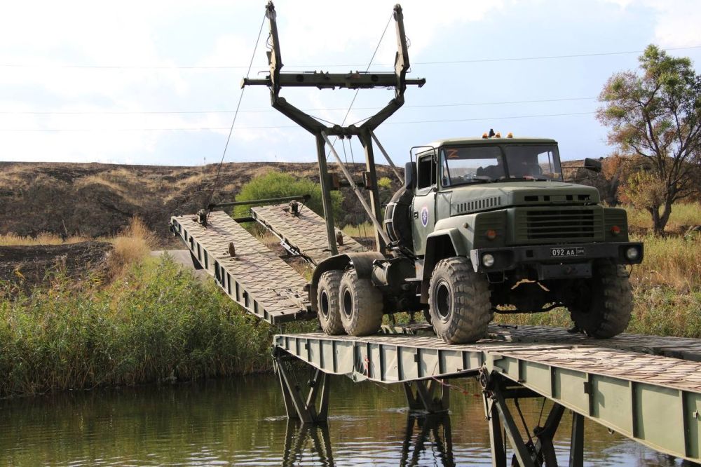 Во время ведения боевых действий за освобождение Мариуполя Вооруженными формированиями Украины при отступлении была взорвана переправа через реку Кальмиус в с. Павлополь Волновахского района