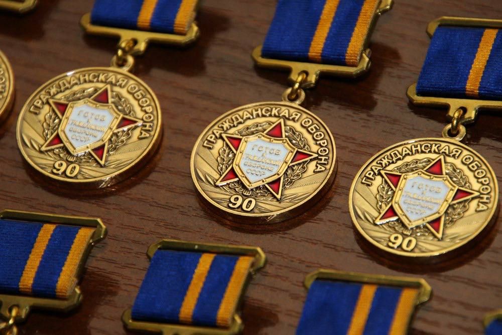 Сегодня, 4 октября, в зале совещаний Министерства состоялось торжественное собрание, посвященное празднованию знаменательной даты - 90-летию со дня образования гражданской обороны