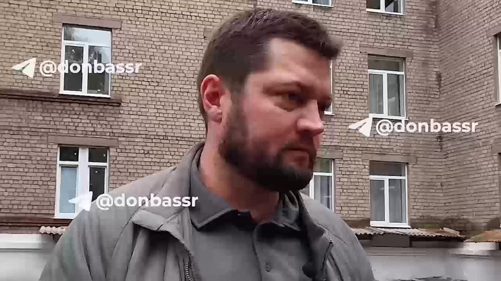 В Енакиево c помощью строителей из Ленинградской области реконструируют парк имени дважды Героя Советского Союза Георгия Берегового