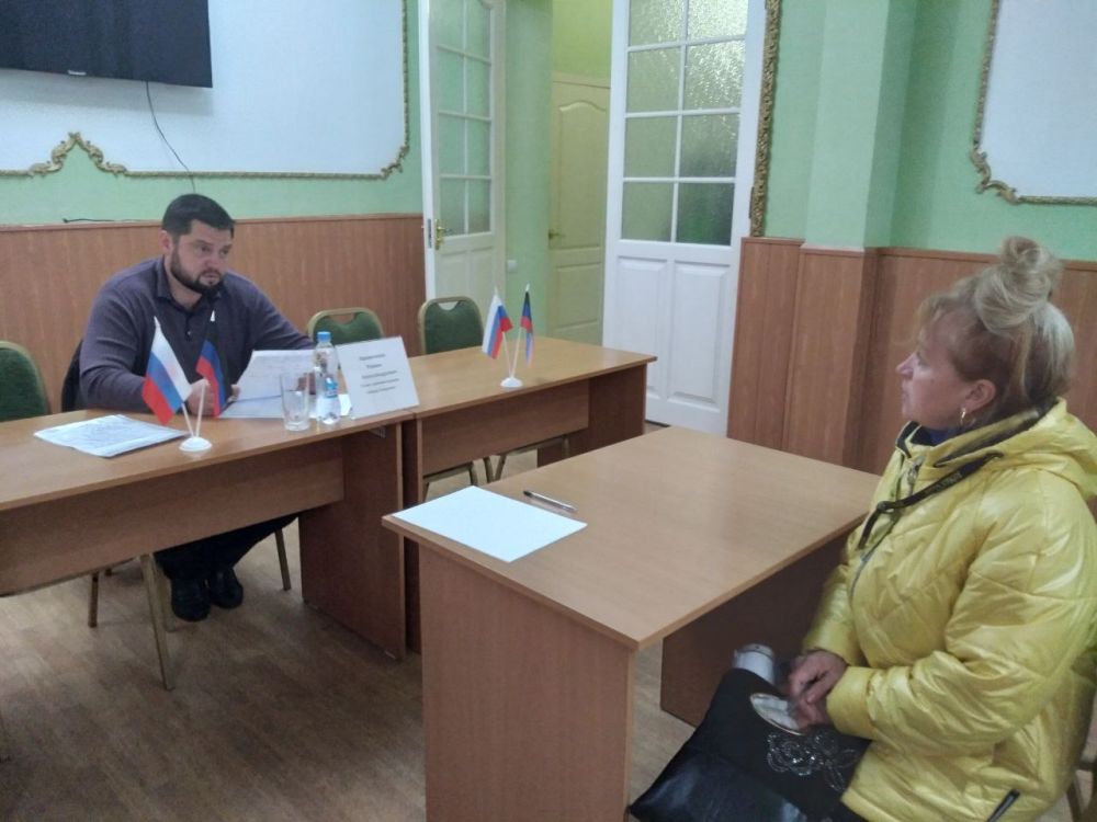 Роман Храменков провел прием граждан в Общественной приемной ОД "ДР" г. Енакиево