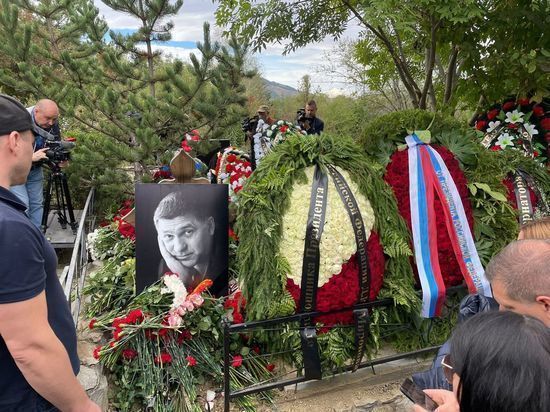 Именем трагически погибшего актера Пускепалиса назовут улицу, театр, дворец культуры