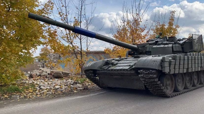 ������������ �� ������ ����������������� T-72M1R � �������������� �������� KLW-1 ASTERIA � ������������� ������������ ������� "�������-1" ���������� ����� �� ������ ������� (���������)