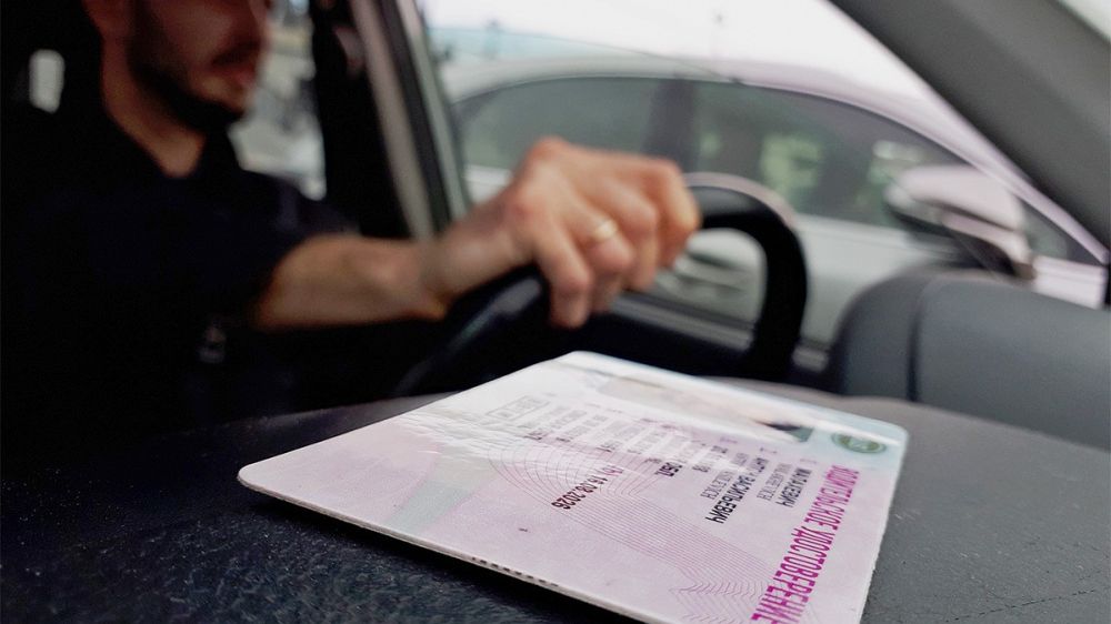 МВД сообщило, что водительские права образца ДНР, ЛНР и Украины можно использовать в России