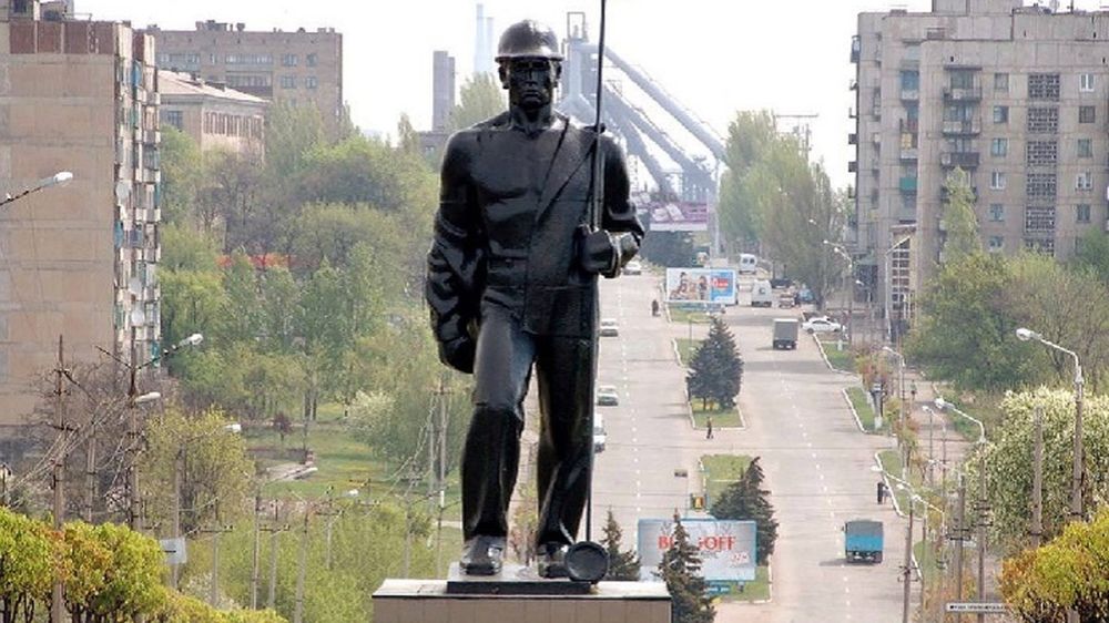 Городу Енакиево в ДНР подготовиться к зиме помогла Ленинградская область России