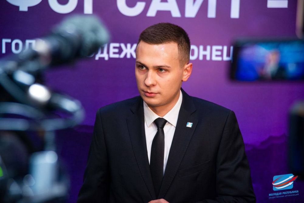 Сегодня, свой день рождения празднует министр молодежной политики Кирилл Макаров