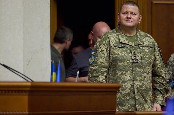 Скандал с "девочками Залужного": Кому было выгодно публиковать интимные переписки главкома ВСУ