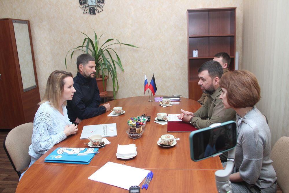 Денис Пушилин обсудил c Марией Львовой-Беловой меры защиты детей-сирот и детей, оставшихся без попечения родителей