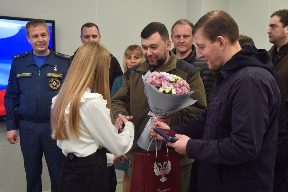 За проявленное мужество: Денис Пушилин и Андрей Турчак наградили детей-героев
