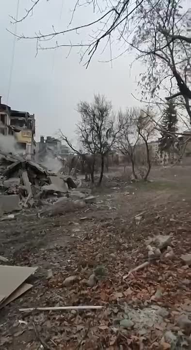 ������� ���������: �������� (������). �������� ������� "�������" ������� � ��������� ���������. �������, ��� � �������� ��������� �� ���������� �������� ���, � ��� �������������� �� ������.