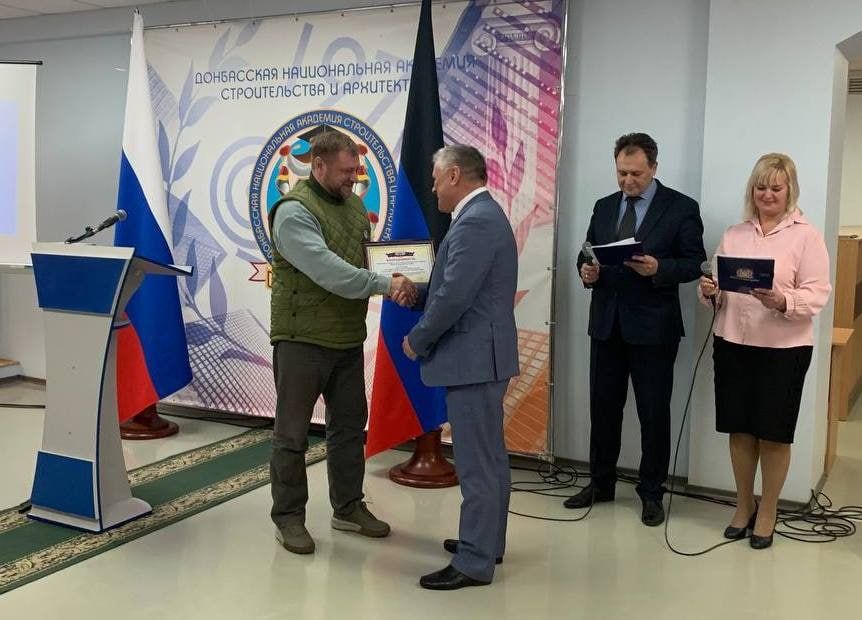 � ���������� ������������ �������� ������������� � ����������� �������� ������������� �����������, ����������� 50-����� ��������, � ����� 75-����� ���������� ������������ ���������-������������ �������