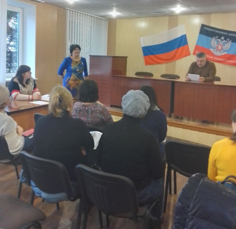 Дмитрий Лысенко: 25 ноября глава Пелагеевской поселковой администрации Грицай Роман Анатольевич провел расширенное аппаратное совещание с руководителями учреждений поселка