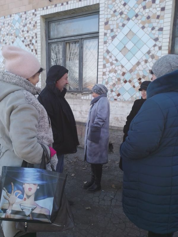 Дмитрий Лысенко: Сегодня, 1 декабря, глава Пелагеевской поселковой администрации Роман Грицай провел сход граждан по адресу: квартал «Г», дом 2